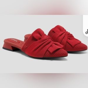 Pointed-Toe Knot Slides by Vivaia size 8 EUC